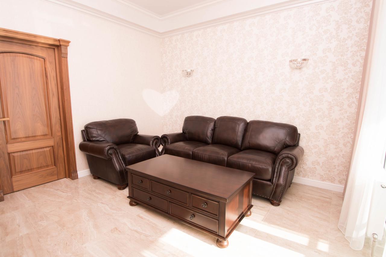 Hotel Cheluskintsev Гагра Екстериор снимка