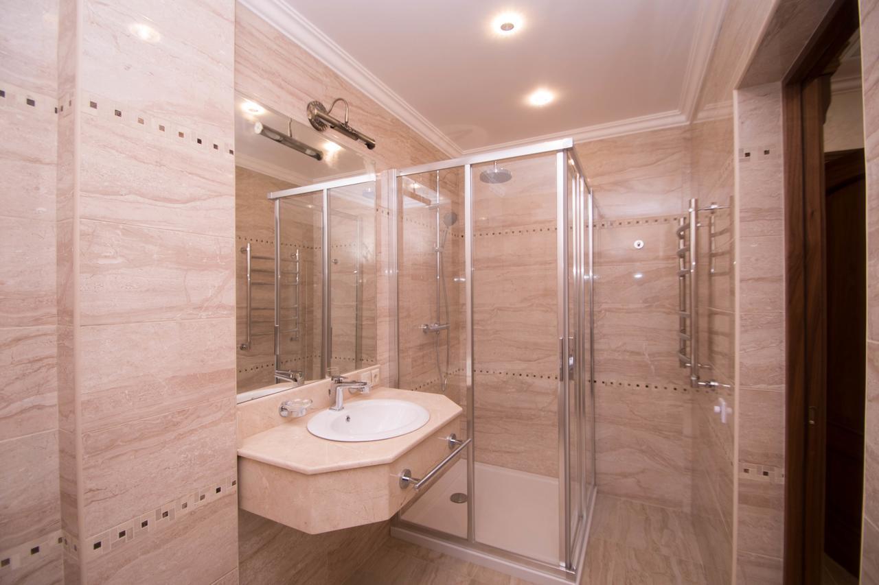 Hotel Cheluskintsev Гагра Екстериор снимка