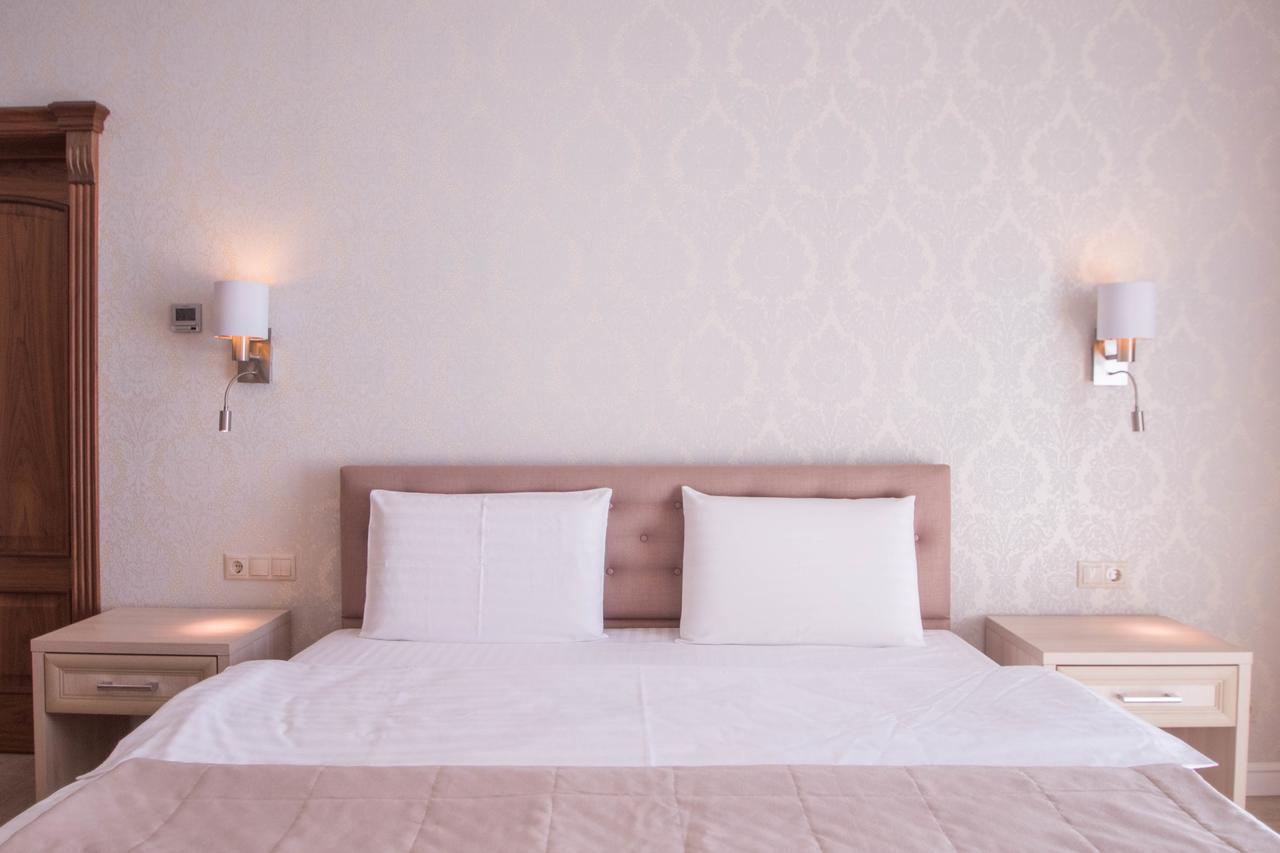 Hotel Cheluskintsev Гагра Екстериор снимка